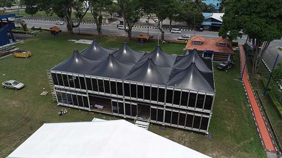 高效节能的PVDF膜结构车棚